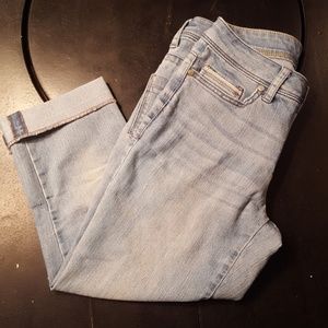 Faded Glory size 6 capris